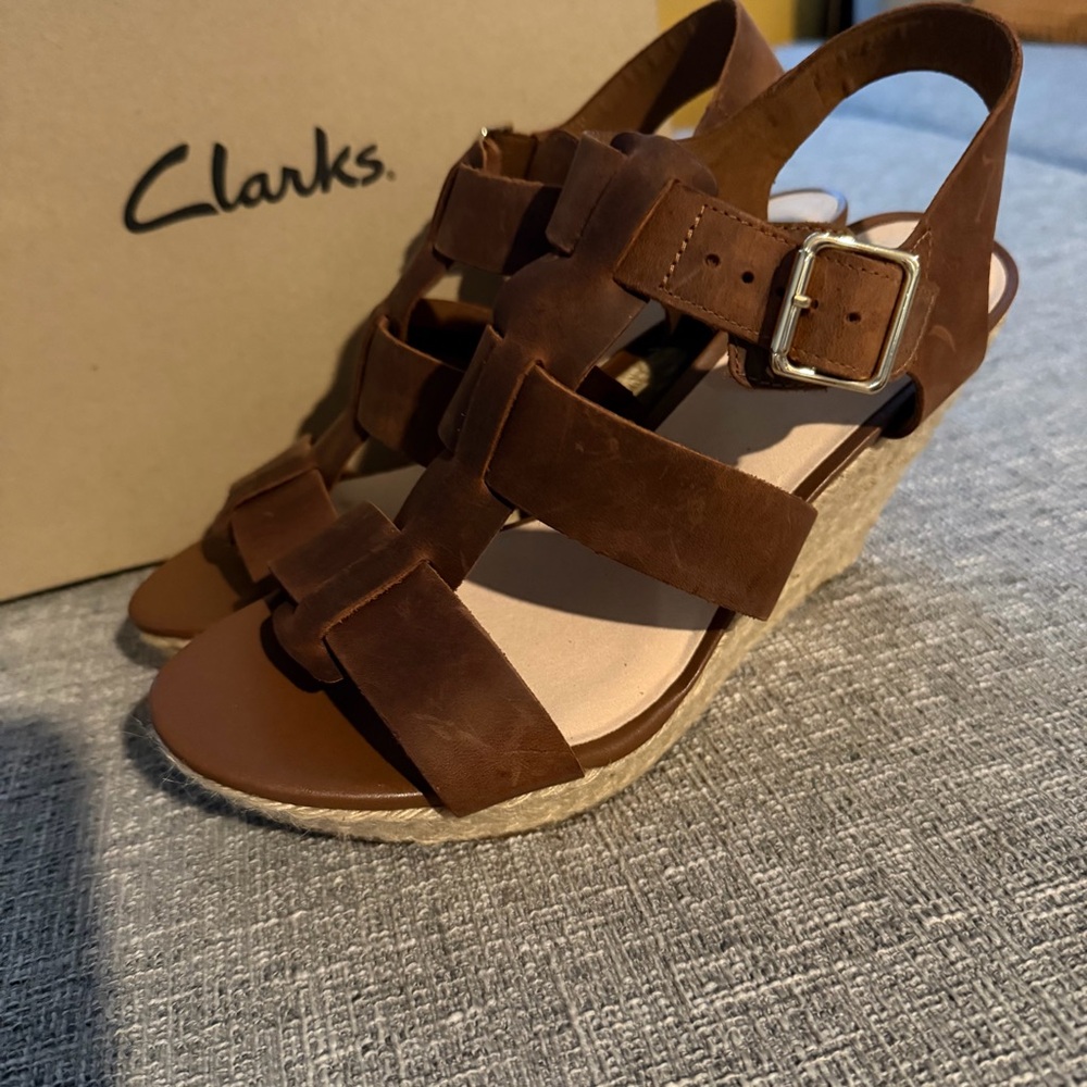 Clarks Women's Brown Tan leather Wedge Sandals